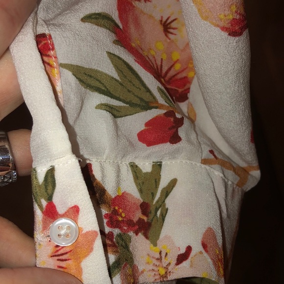 Cute Work Blouse - Picture 6 of 6